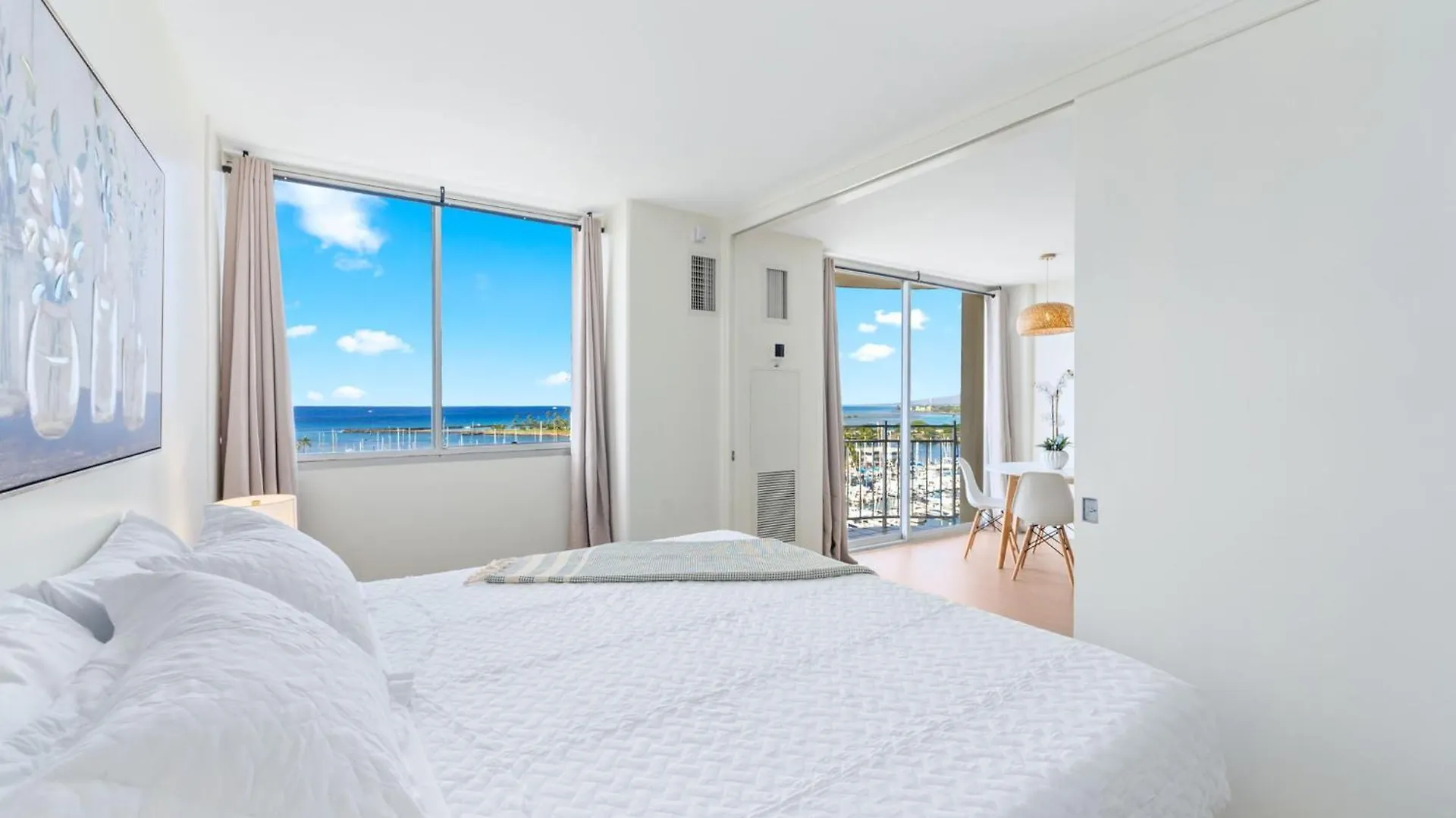 Oceanfront Renovated Getaway In Waikiki Apartman Honolulu