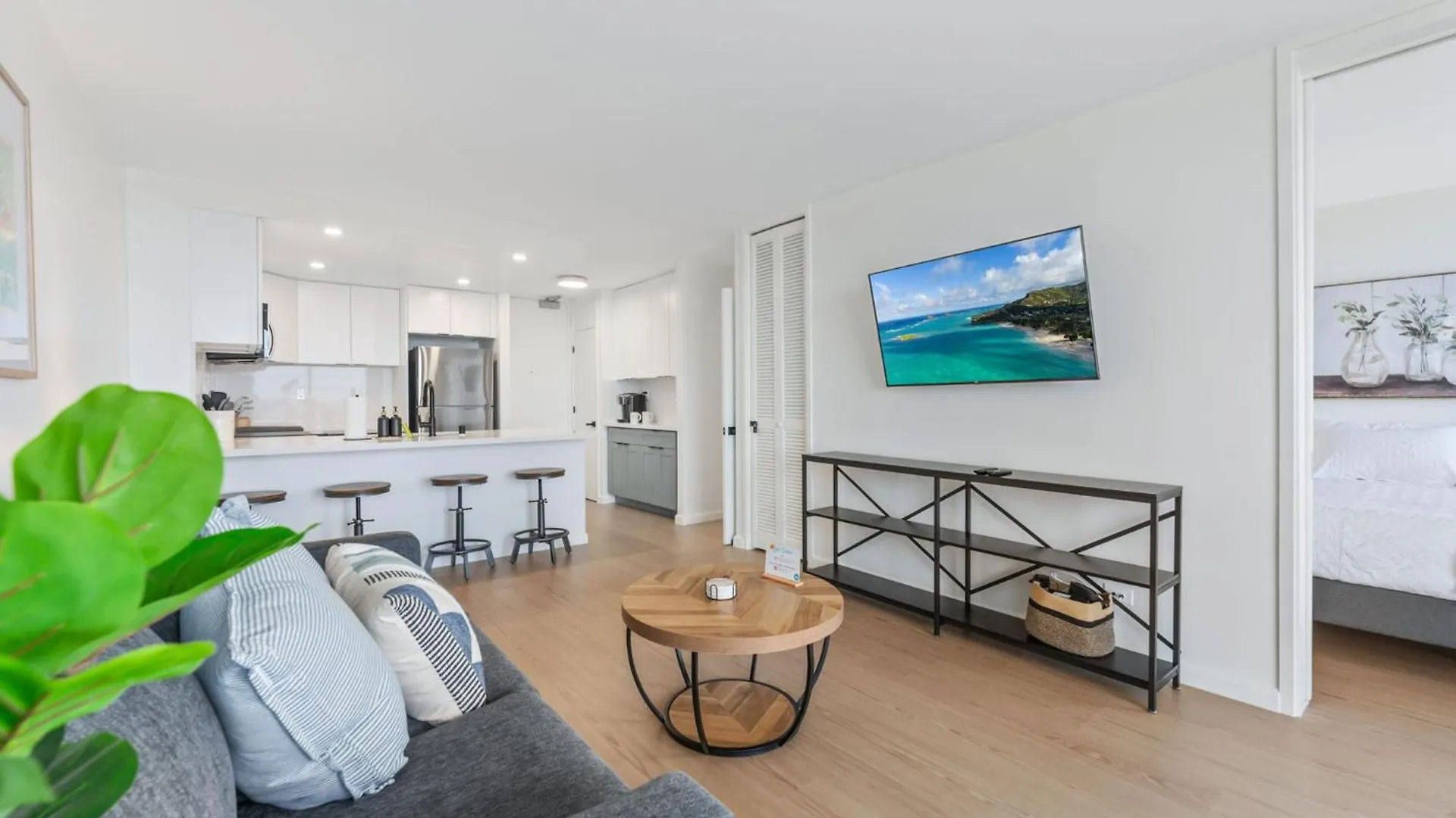 Oceanfront Renovated Getaway In Waikiki Apartman Honolulu