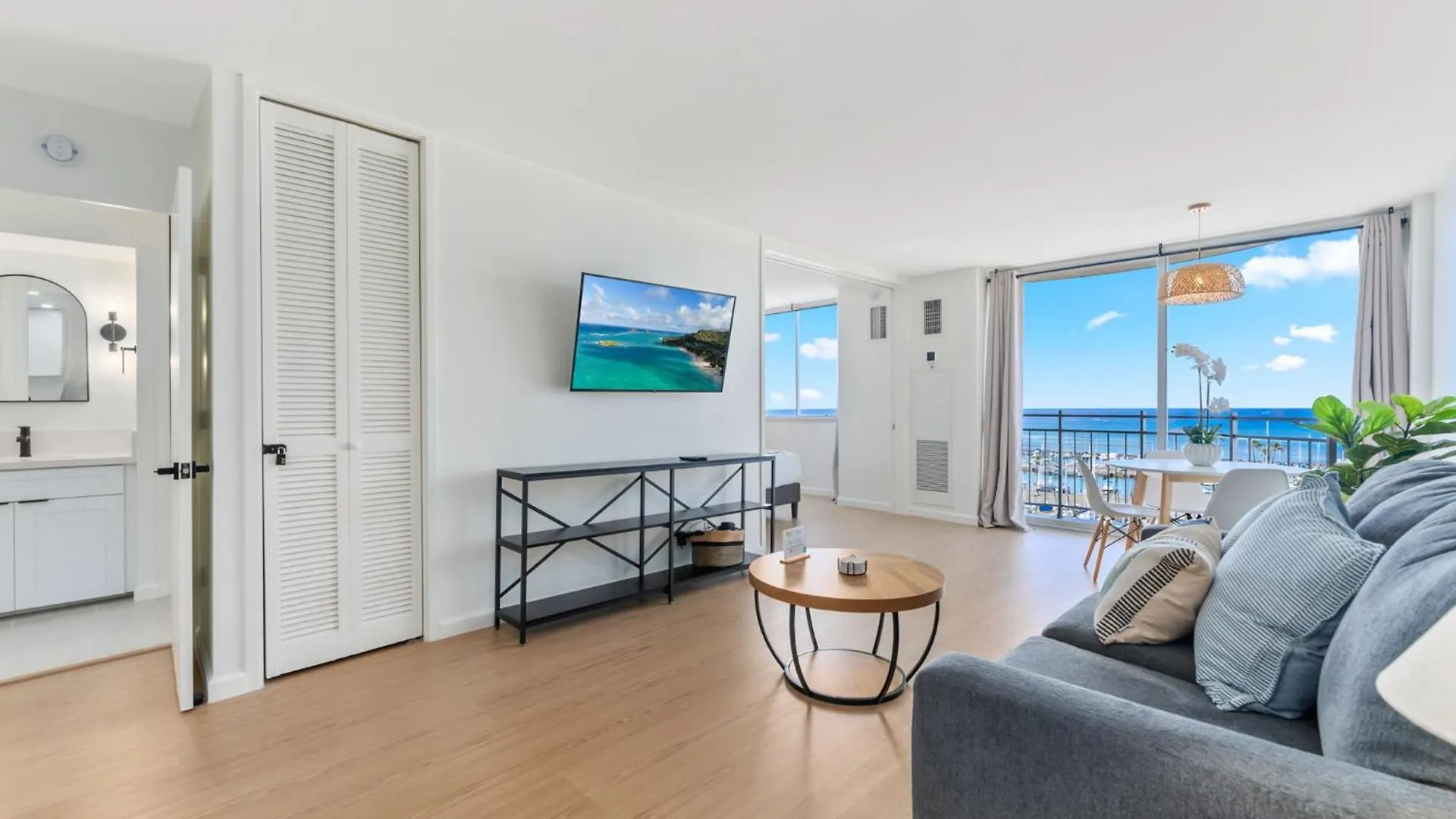 Oceanfront Renovated Getaway In Waikiki Apartman Honolulu 0*,